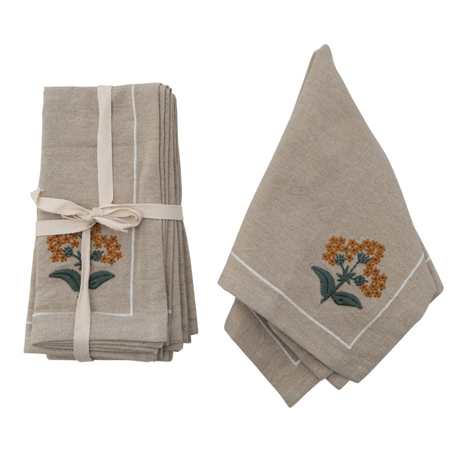 Embroidered Floral Napkin Set