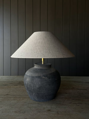 Open image in slideshow, Rustic Small Pot Lamp
